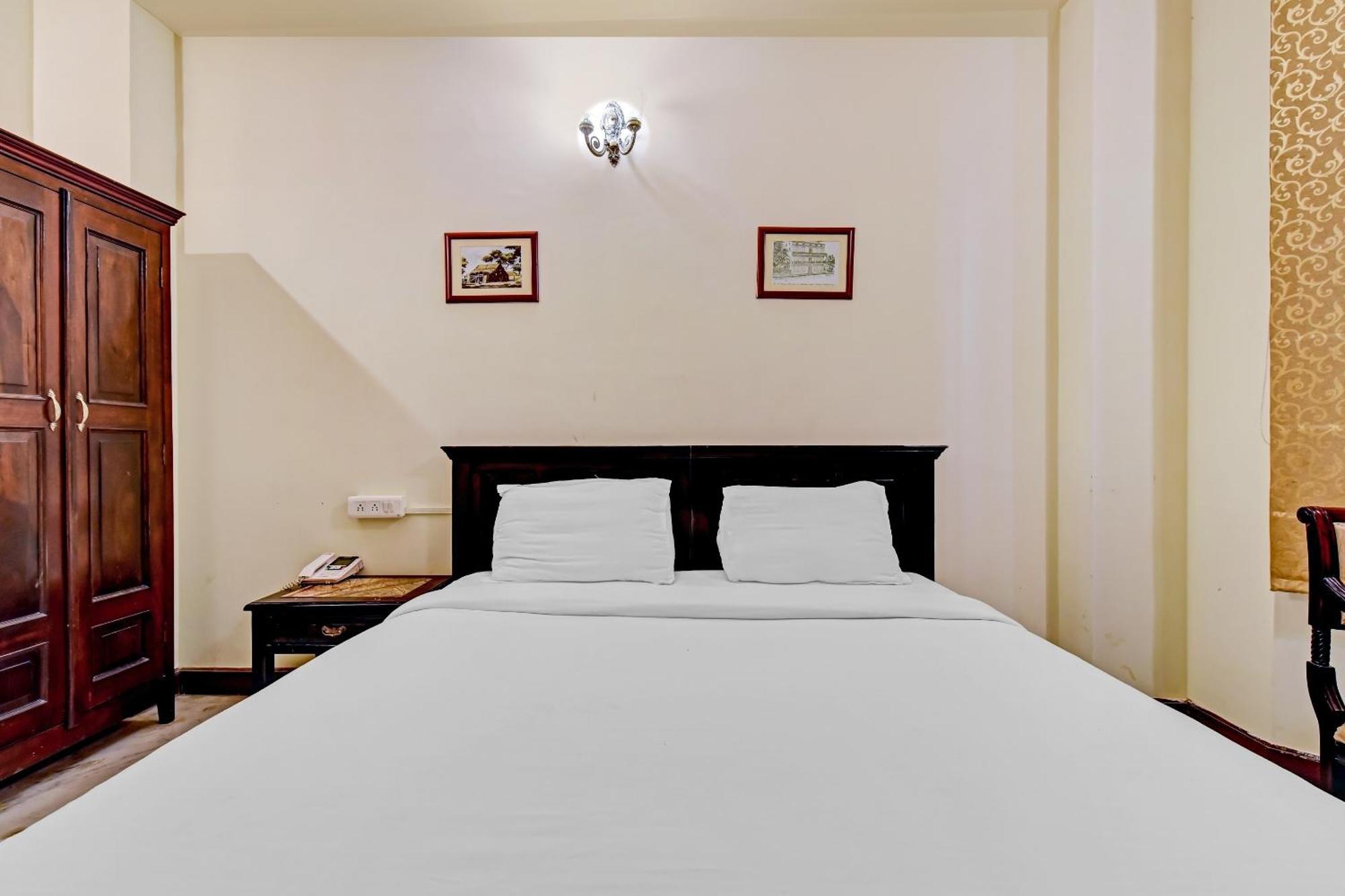 Collection O Hotel Four Boutique Kukas Eksteriør bilde